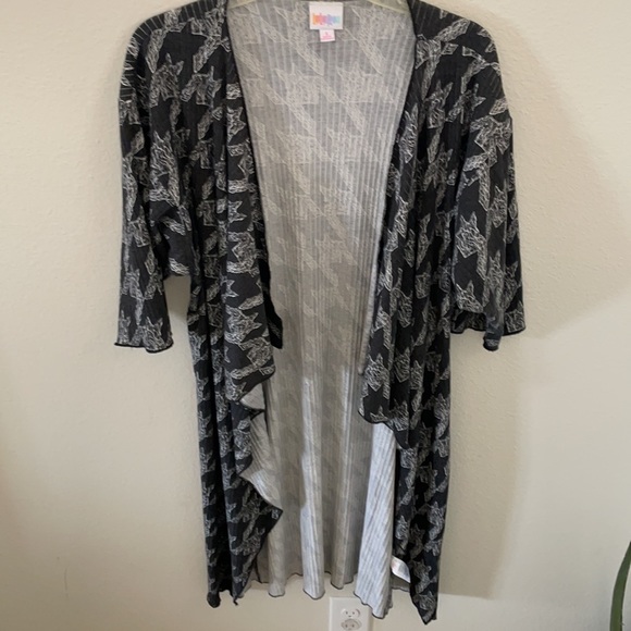 Lularoe Shirley - Picture 2 of 5